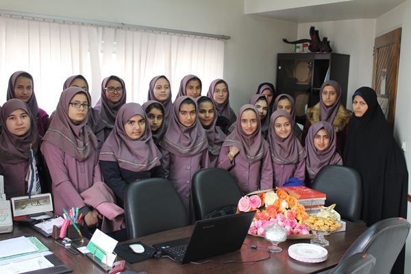 تصاویر بازدید دانش آموزان مدرسه راهنمایی حاجی بهرامی از بخش دیالیز93/12/24 - /files/Rahnemaee haji bahrami/04.jpg